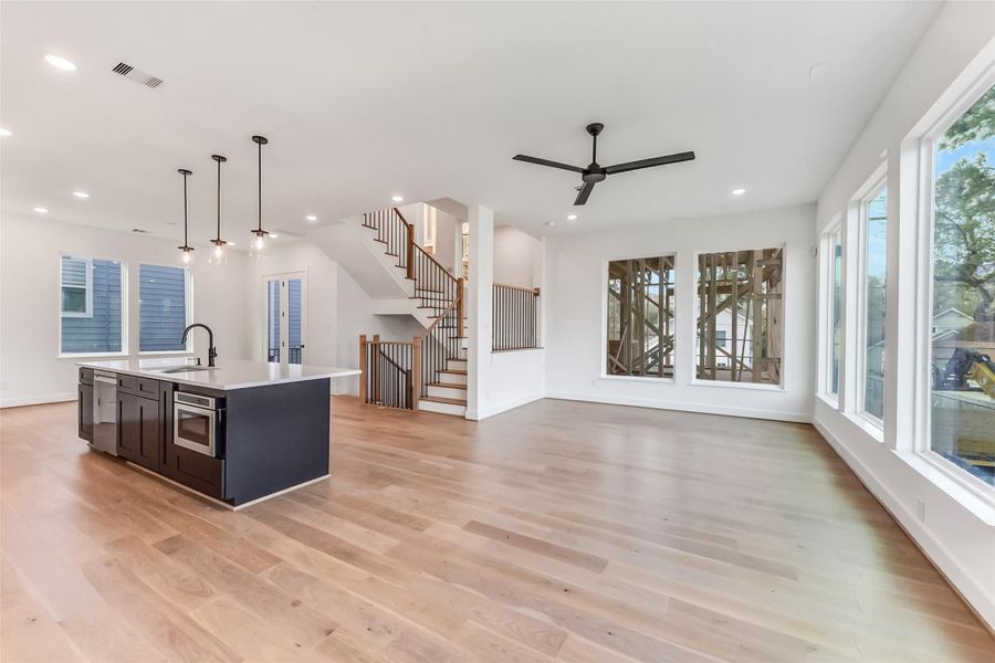 Spacious, unfurnished interior of a new home in , Houston (Image 22).