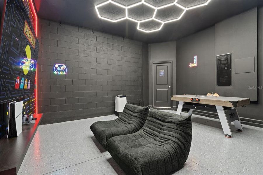 Furnished interior view inside a new home in , Orlando (Image 15).