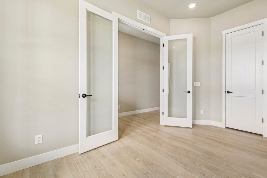 Spacious, unfurnished interior of a new home in Country Club Reserve – Fort Collins, Fort Collins (Image 20).