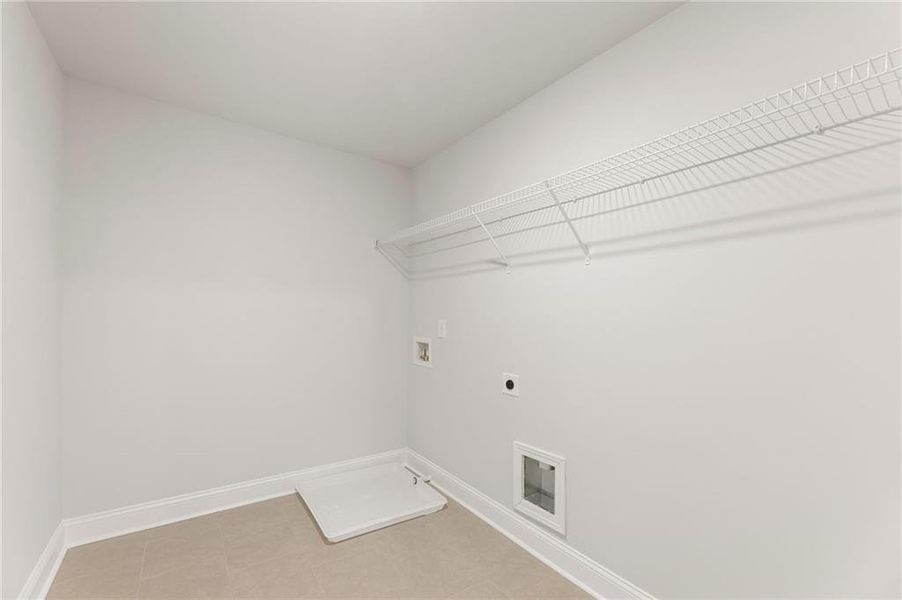 Spacious, unfurnished interior of a new home in Hellen Valley, Braselton (Image 33).