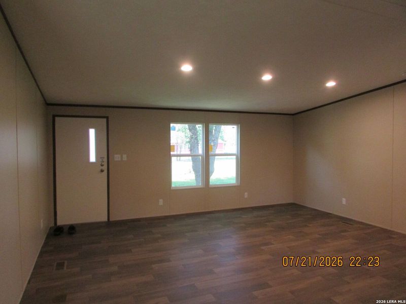 Spacious, unfurnished interior of a new home in , San Antonio (Image 28).