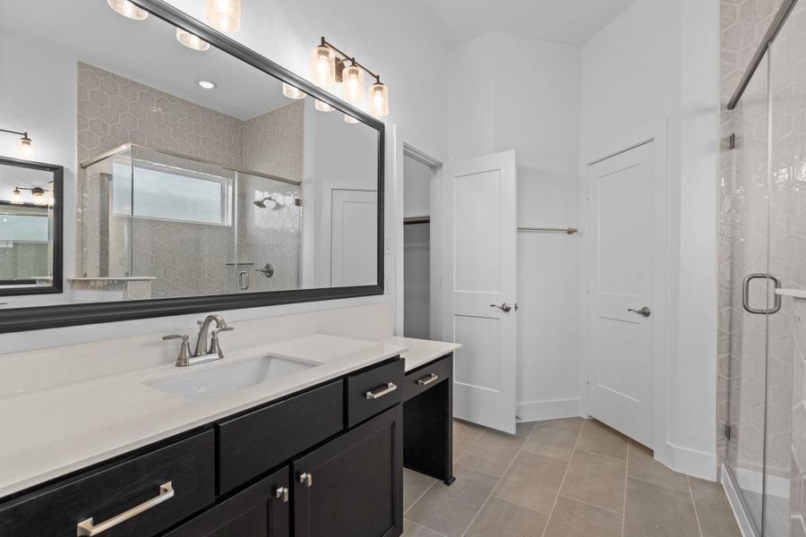 Furnished interior view inside a new home in Jordan Ranch, Fulshear (Image 4). Furnished interior view inside a new home in Jordan Ranch, Fulshear (Image 4).