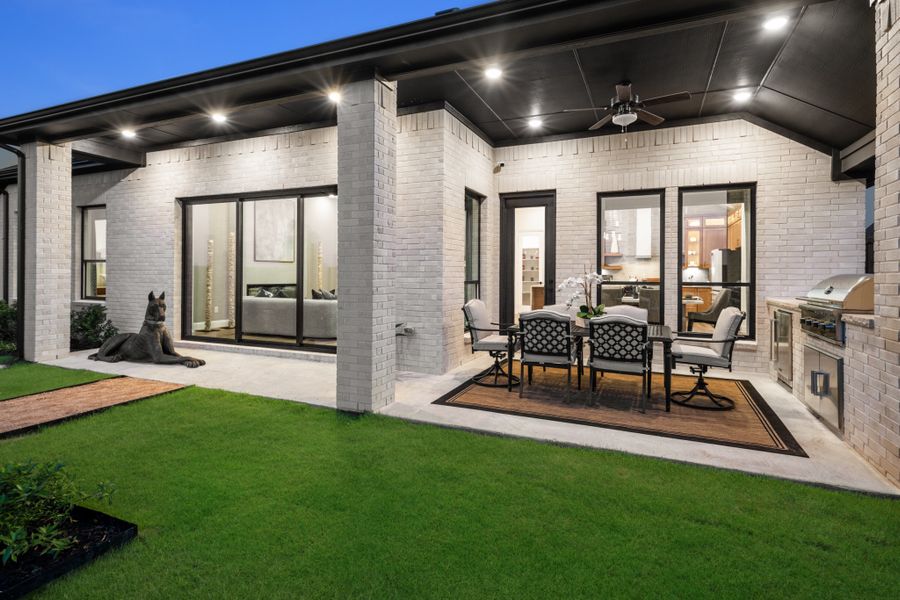 Representative exterior details of a home built from the Jackson by UnionMain Homes in Cambridge Crossing, Celina (Image 32).