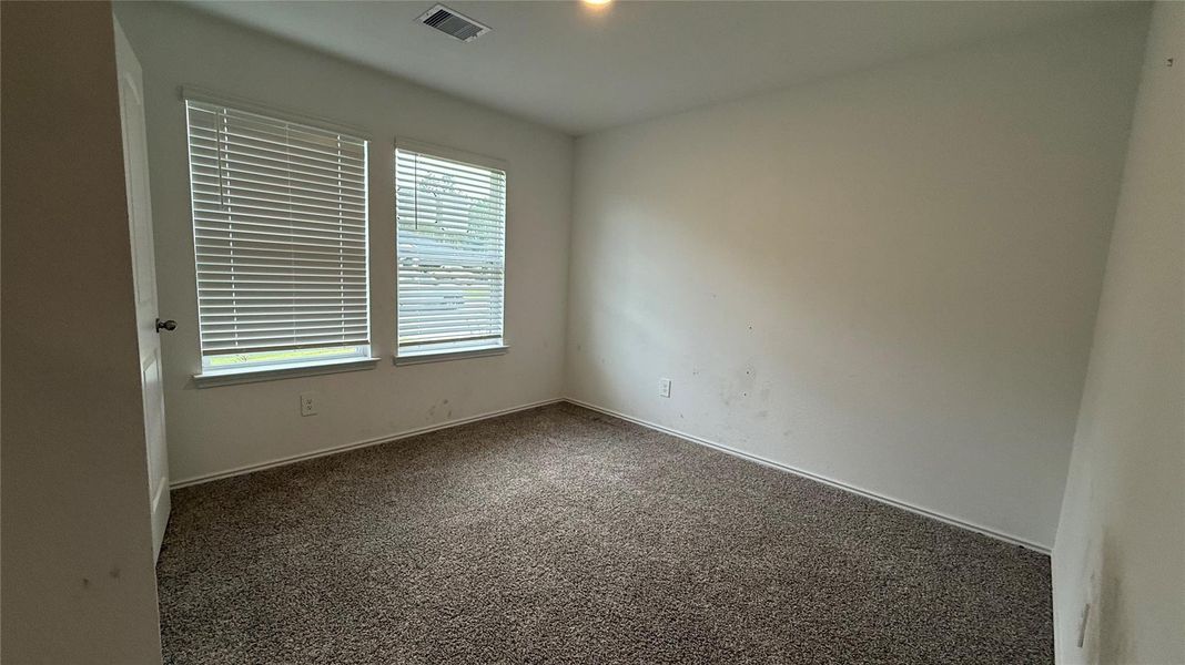 Spacious, unfurnished interior of a new home in , Conroe (Image 8).