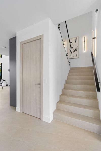 Spacious, unfurnished interior of a new home in , Boca Raton (Image 24).