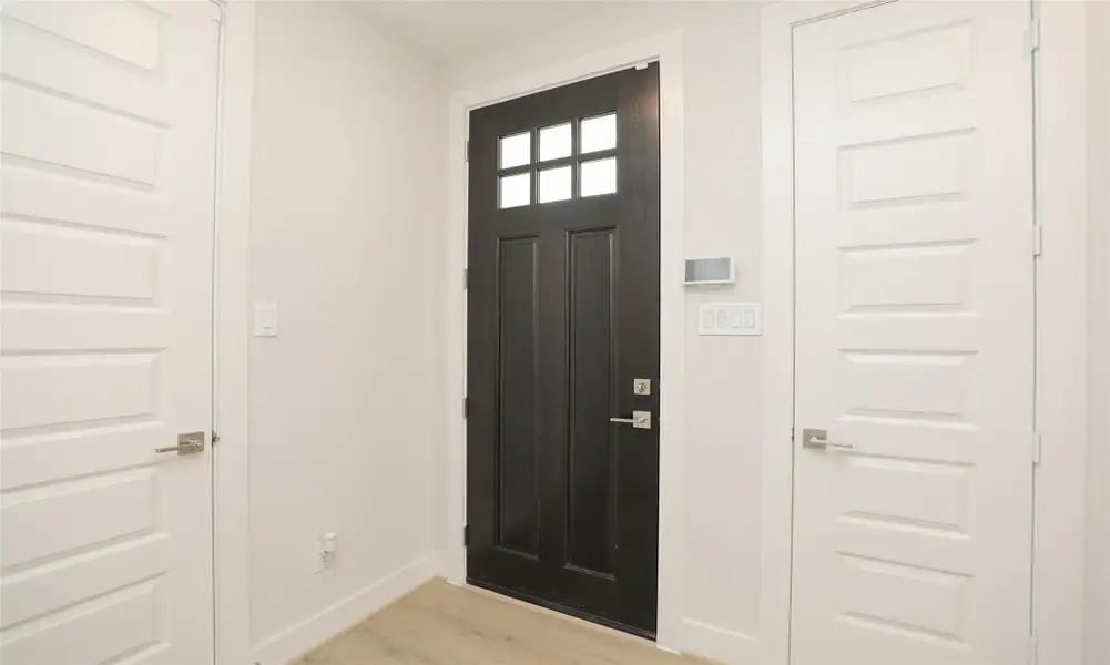Spacious, unfurnished interior of a new home in Independence Heights, Houston (Image 30). Spacious, unfurnished interior of a new home in Independence Heights, Houston (Image 30).