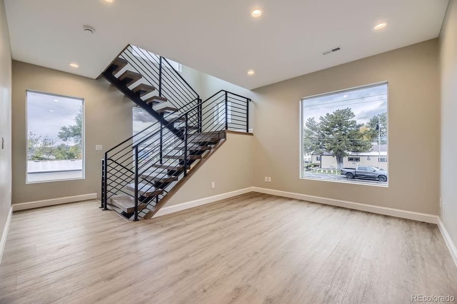 2nd floor Loft area/den & staircase