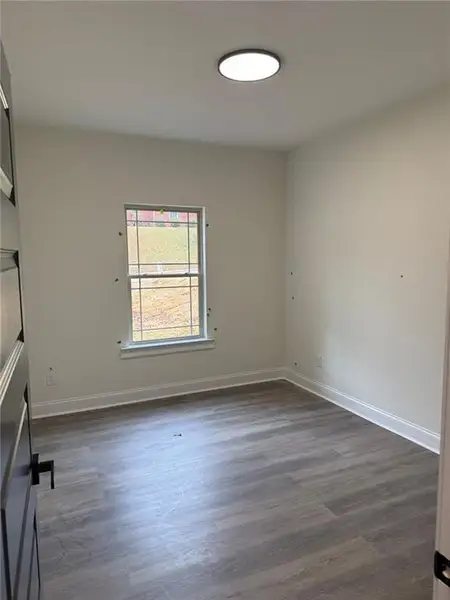 Spacious, unfurnished interior of a new home in , Warner Robins (Image 11).