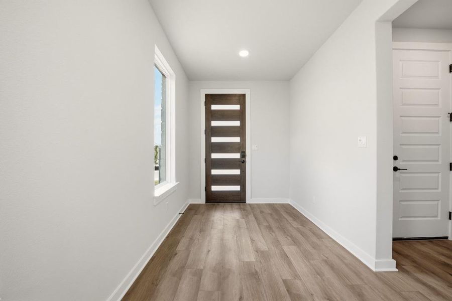 Spacious, unfurnished interior of a new home in Heritage, Dripping Springs (Image 17).