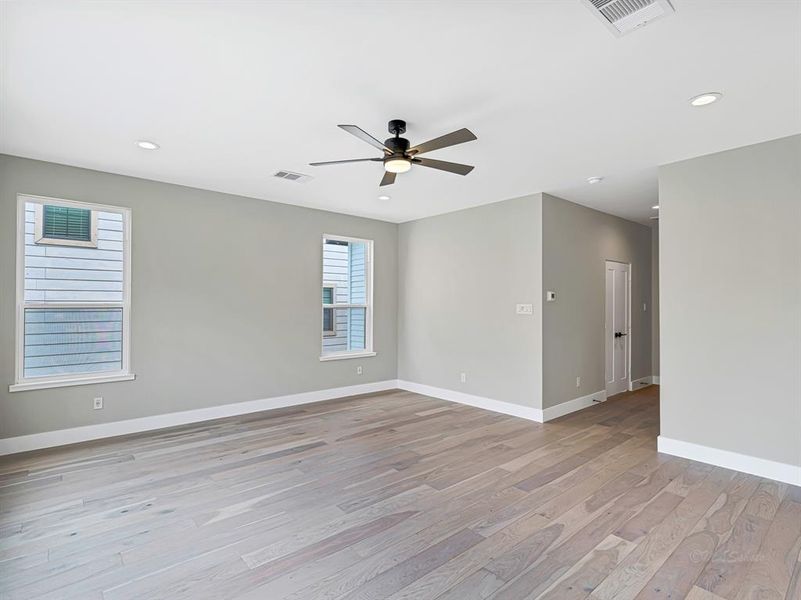 Image 27 of a home in .