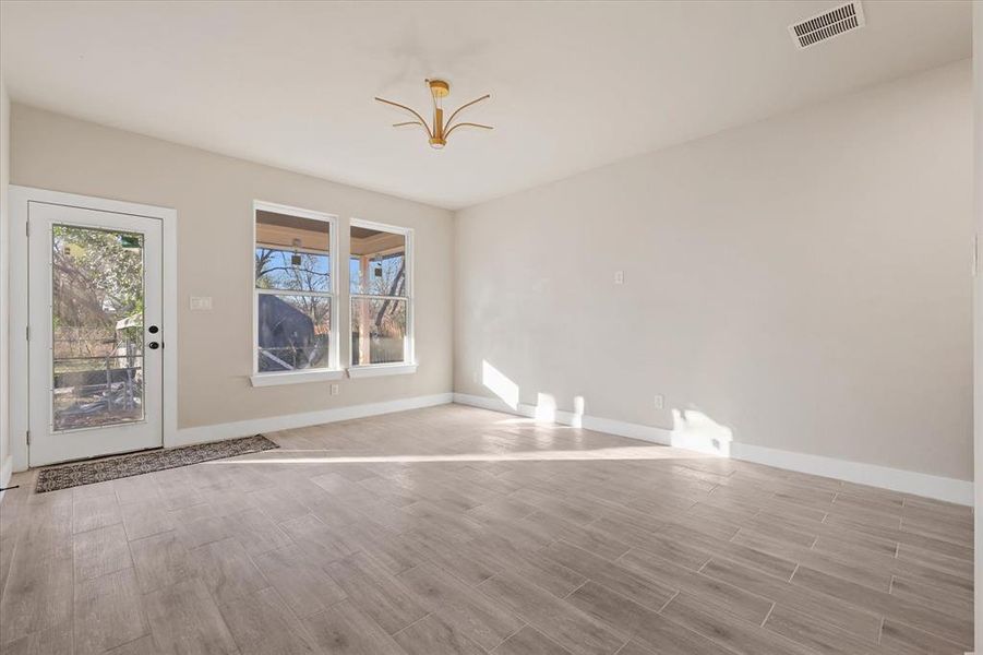 Spacious, unfurnished interior of a new home in , Haltom City (Image 19).