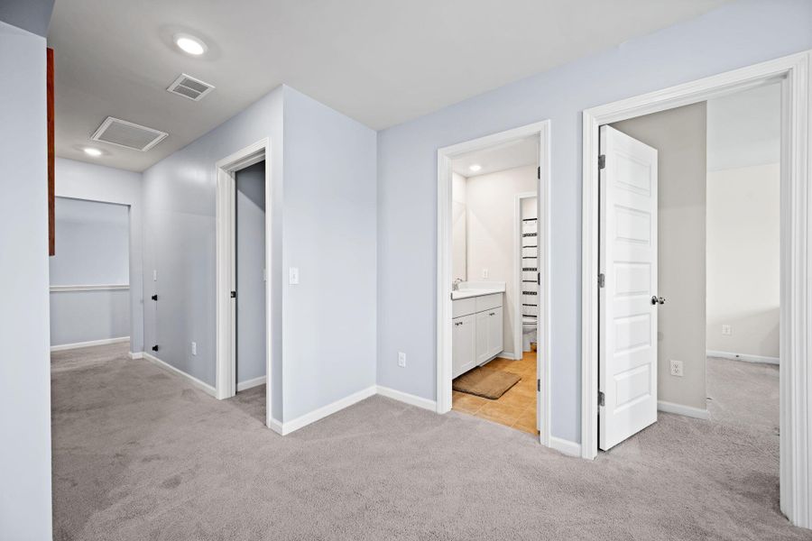 Spacious, unfurnished interior of a new home in Sweetgrass at Summers Corner, Summerville (Image 21). Spacious, unfurnished interior of a new home in Sweetgrass at Summers Corner, Summerville (Image 21).