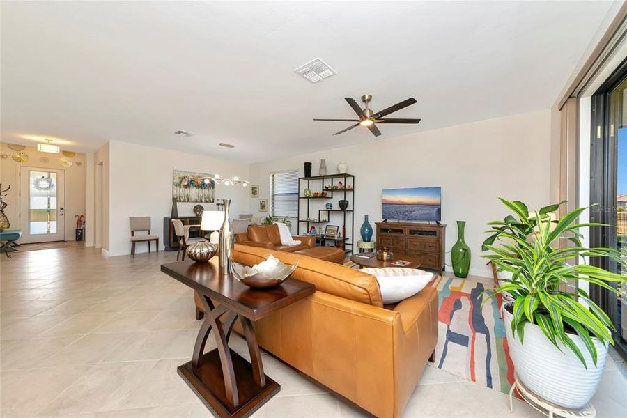 Furnished interior view inside a new home in Lorraine Lakes at Lakewood Ranch, Lakewood Ranch (Image 39).