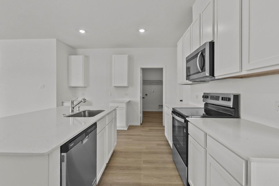 Furnished interior view inside a new home in Lake Conroe Cove, Willis (Image 8).