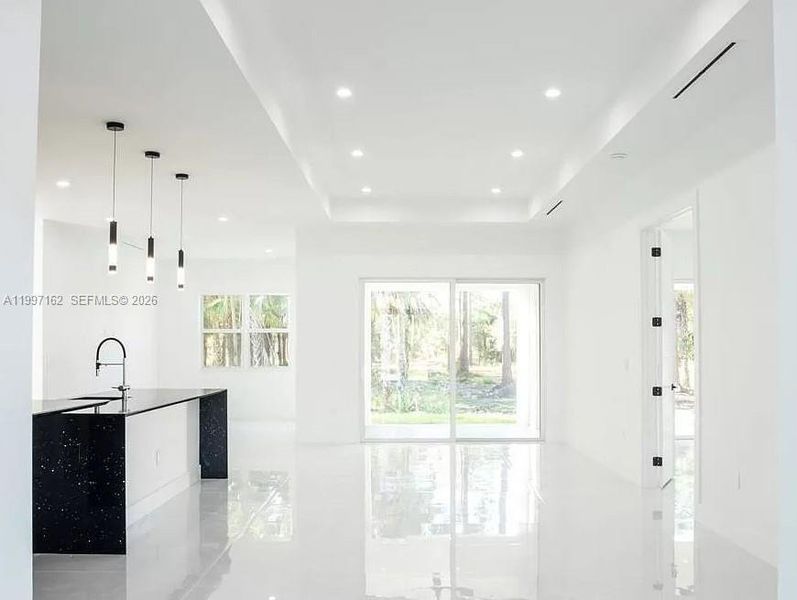 Spacious, unfurnished interior of a new home in , Naples (Image 22).