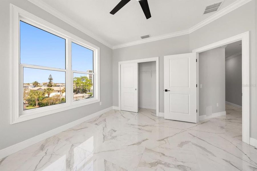 Spacious, unfurnished interior of a new home in , Clearwater (Image 27).