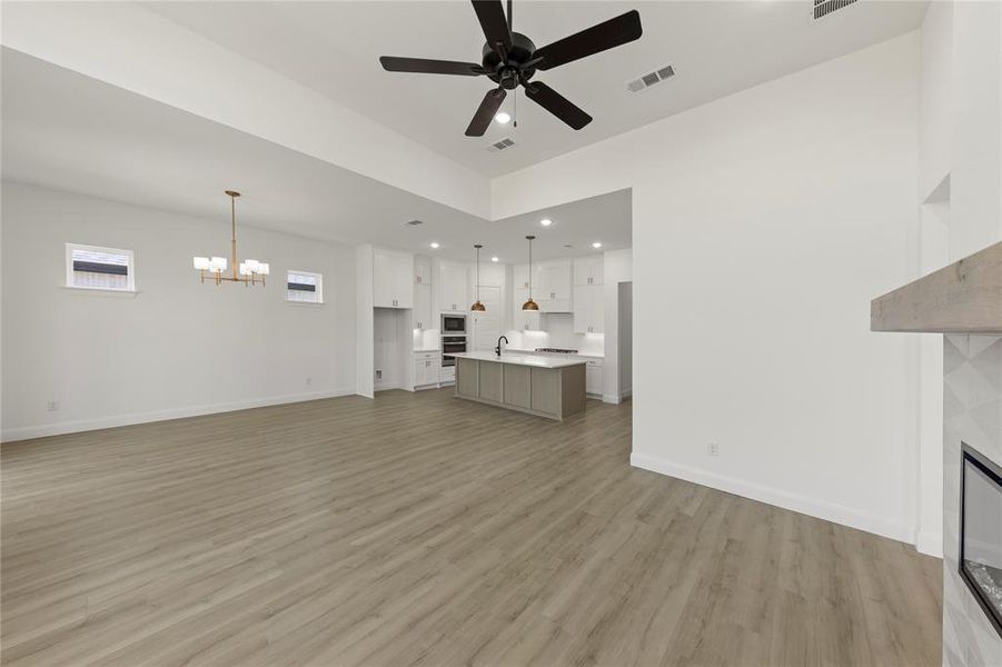 16. 1413 Kirkdale - Family (2)