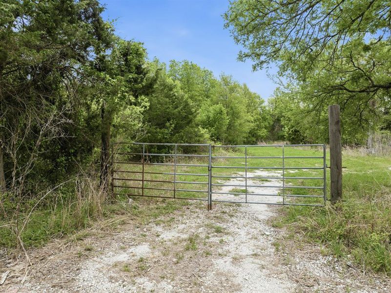 Natural landscape and outdoor views near in Hillsboro (Image 15). Natural landscape and outdoor views near in Hillsboro (Image 15).