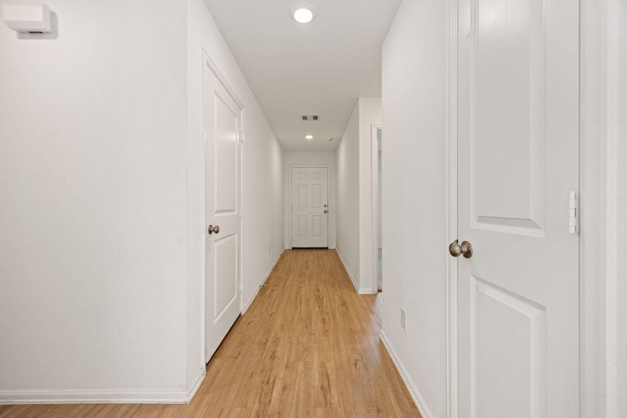 Spacious, unfurnished interior of a new home in Tavola, New Caney (Image 16).