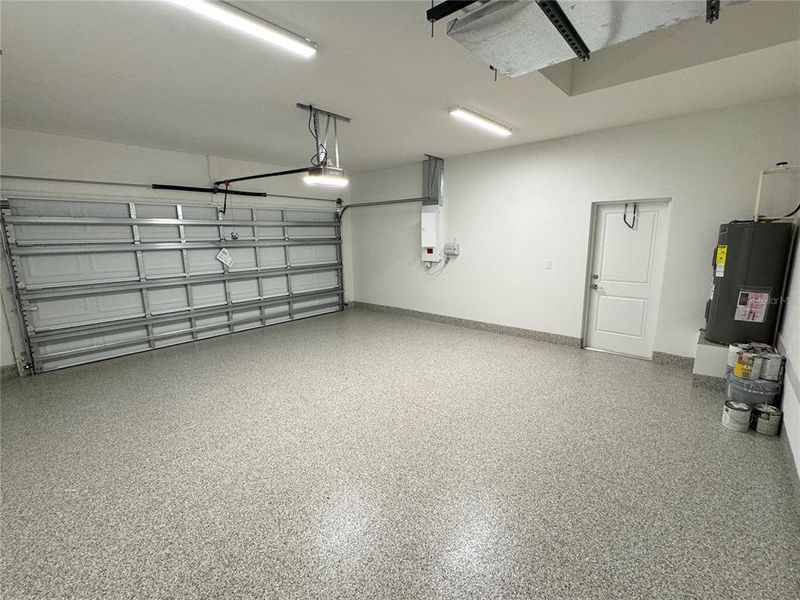 Spacious, unfurnished interior of a new home in , Englewood (Image 14).