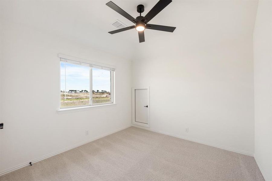 Spacious, unfurnished interior of a new home in Wildflower Ranch 60-65, Fort Worth (Image 20). Spacious, unfurnished interior of a new home in Wildflower Ranch 60-65, Fort Worth (Image 20).