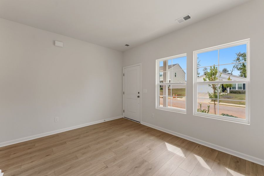 Spacious, unfurnished interior of a new home in Mayfair Village, Spartanburg (Image 15).
