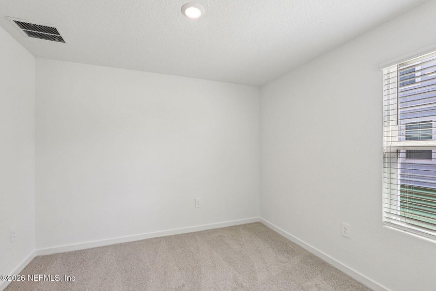 Spacious, unfurnished interior of a new home in Kings Preserve, Jacksonville (Image 25).