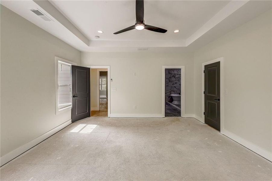 Spacious, unfurnished interior of a new home in , Atlanta (Image 17). Spacious, unfurnished interior of a new home in , Atlanta (Image 17).