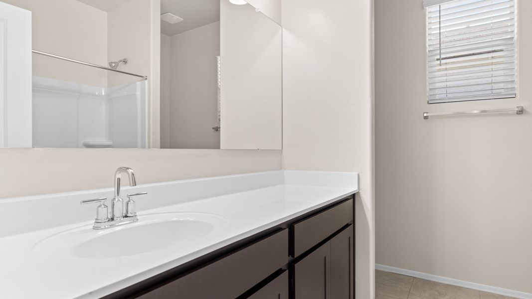 Close-up of interior finishes inside a home in Rio Rancho Estates, Wittmann (Image 9).
