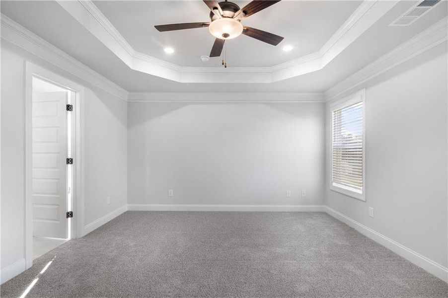Spacious, unfurnished interior of a new home in Calgary Downs, Winder (Image 13).