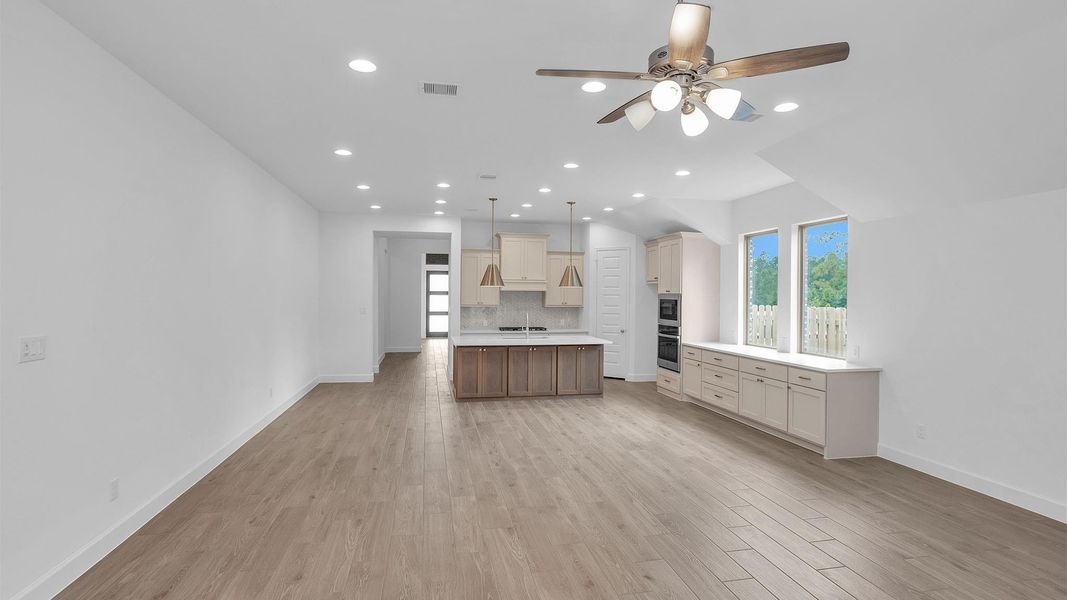 Spacious, unfurnished interior of a new home in COLTON, Todd Mission (Image 9).