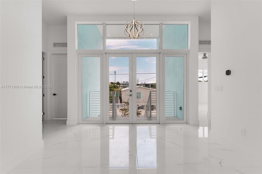 Spacious, unfurnished interior of a new home in , Key Largo (Image 20).