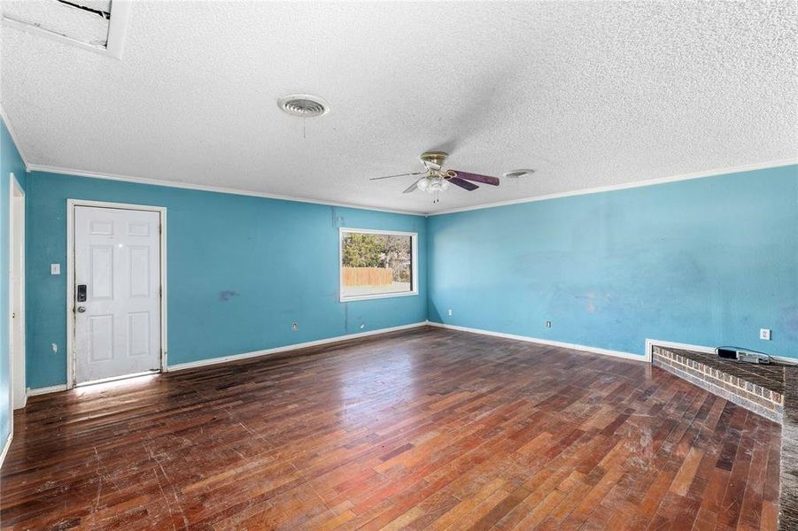 Spacious, unfurnished interior of a new home in , Brownwood (Image 26).