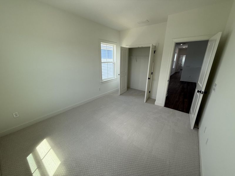 Spacious, unfurnished interior of a new home in , Summerville (Image 36).