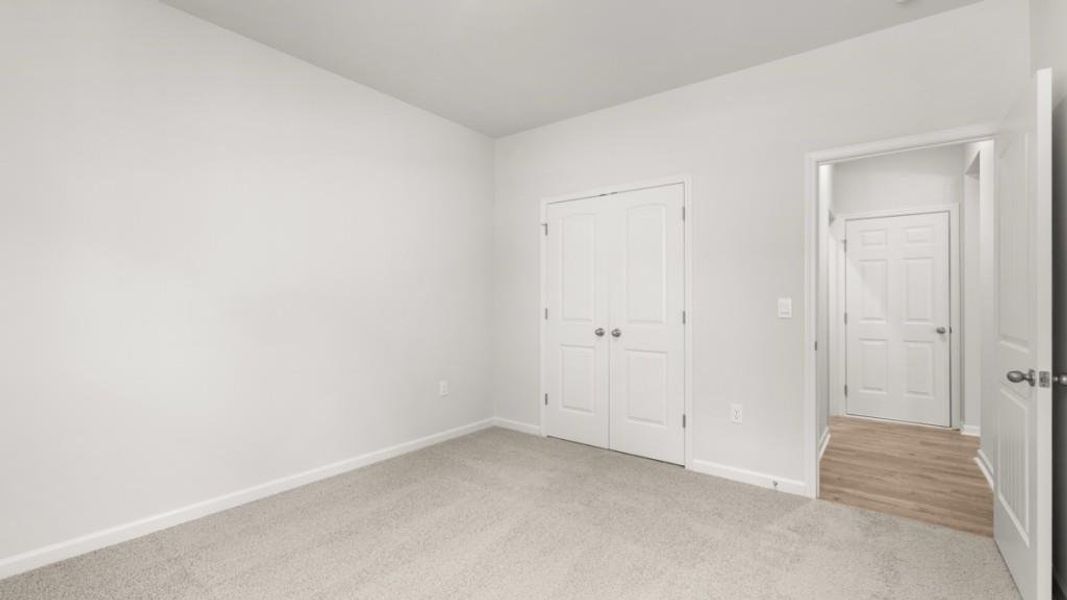 Spacious, unfurnished interior of a new home in Falcon Landing, Gainesville (Image 32).