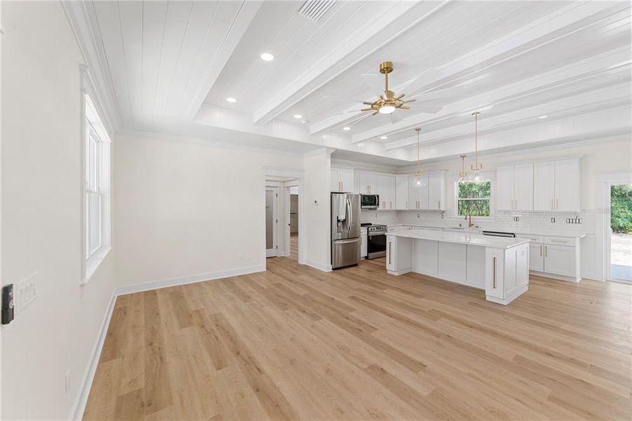 Spacious, unfurnished interior of a new home in , Webster (Image 44).