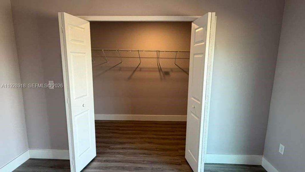 Spacious, unfurnished interior of a new home in , Sebring (Image 53).