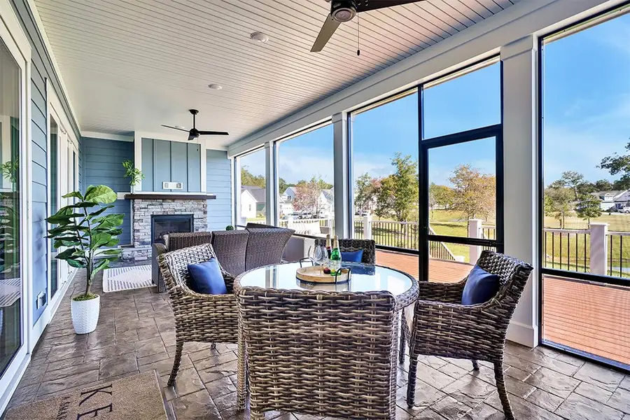 Mango Bay, Screened Loggia