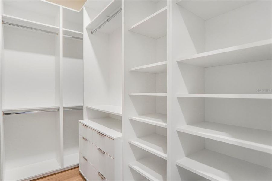 Furnished interior view inside a new home in , Windermere (Image 12).