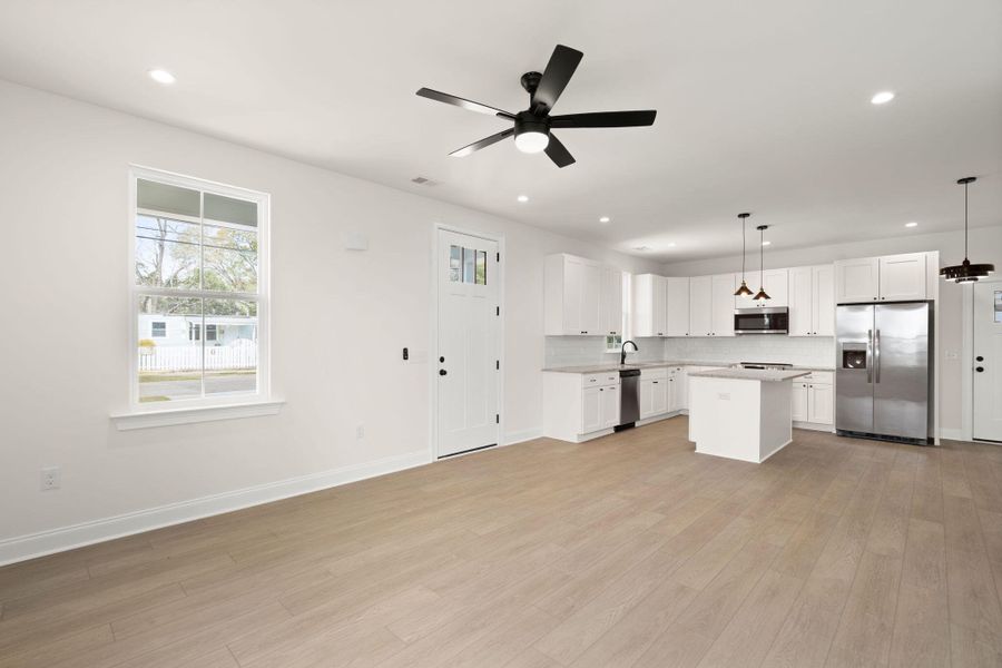 Spacious, unfurnished interior of a new home in , North Charleston (Image 13).