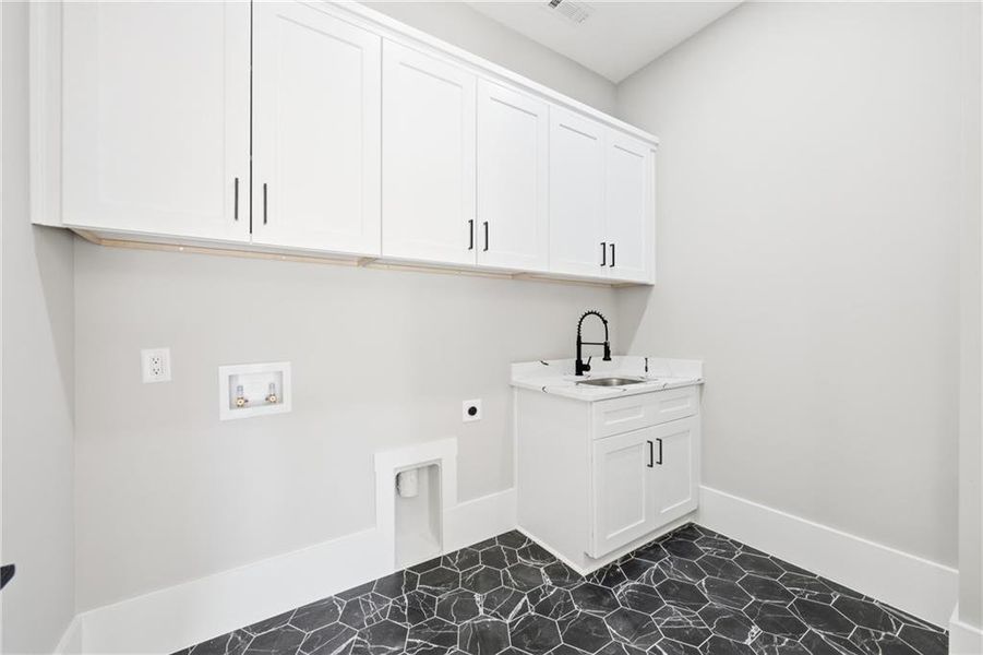 Furnished interior view inside a new home in , Dacula (Image 40).