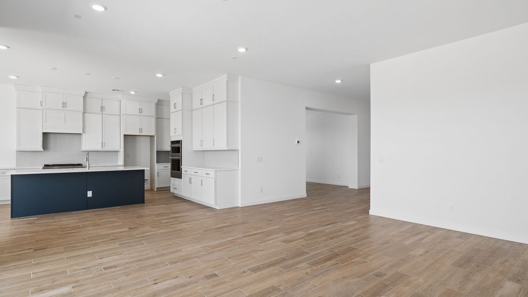 Spacious, unfurnished interior of a new home in The Ridge at Stone Butte, Phoenix (Image 21).