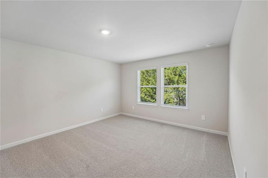 Spacious, unfurnished interior of a new home in Ivey Township, Dallas (Image 22).