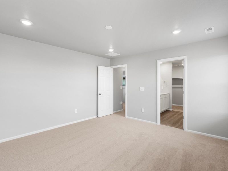 Spacious, unfurnished interior of a new home in Lake Bluff, Greeley (Image 11). Spacious, unfurnished interior of a new home in Lake Bluff, Greeley (Image 11).