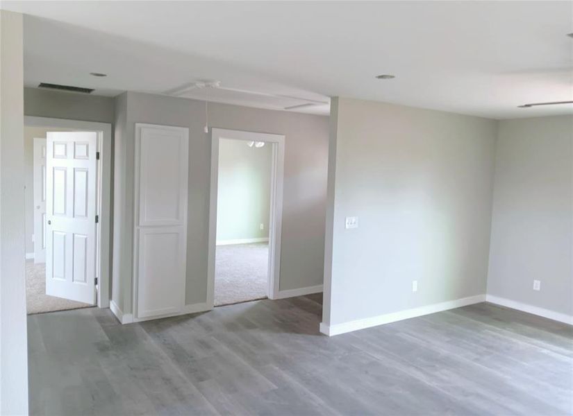 Spacious, unfurnished interior of a new home in , Bridgeport (Image 7).