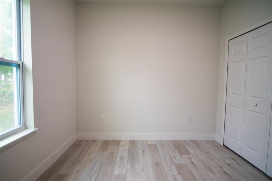 Spacious, unfurnished interior of a new home in , Ocala (Image 13).