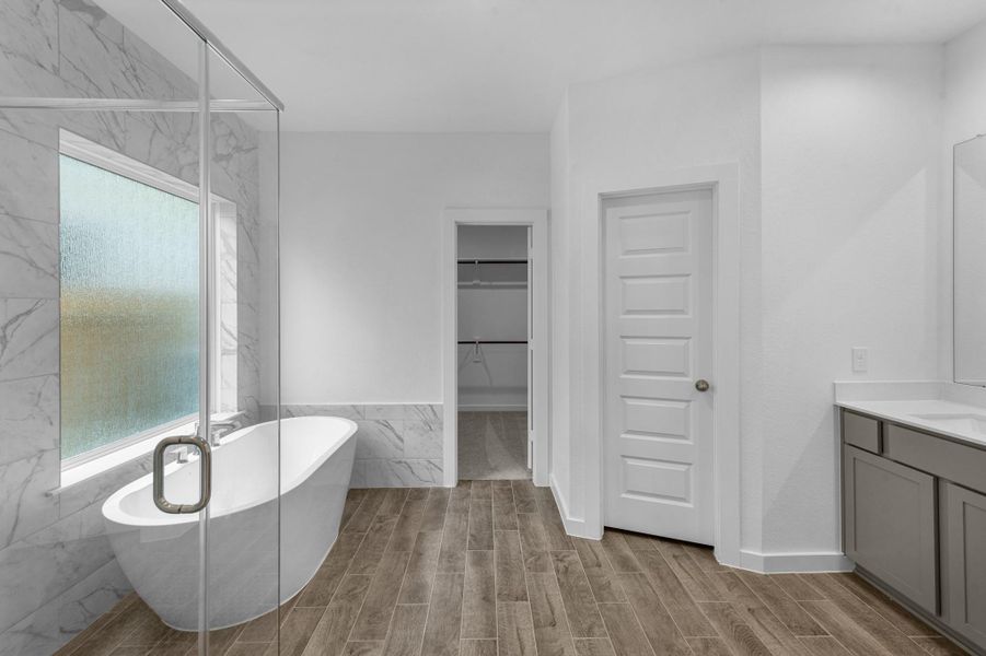 Furnished interior view inside a new home in Grand Mason Crossing, Katy (Image 7).