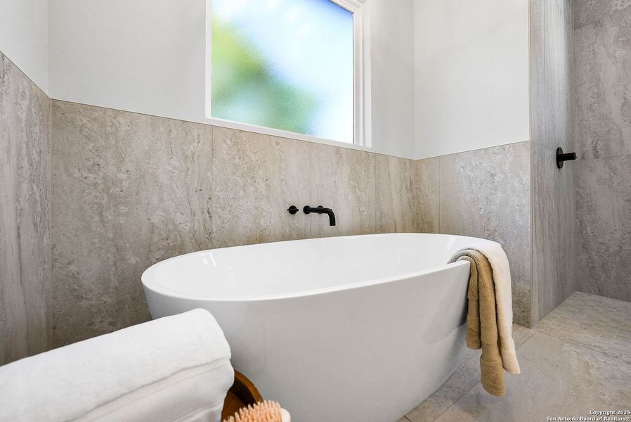 Image 42 of a home in .