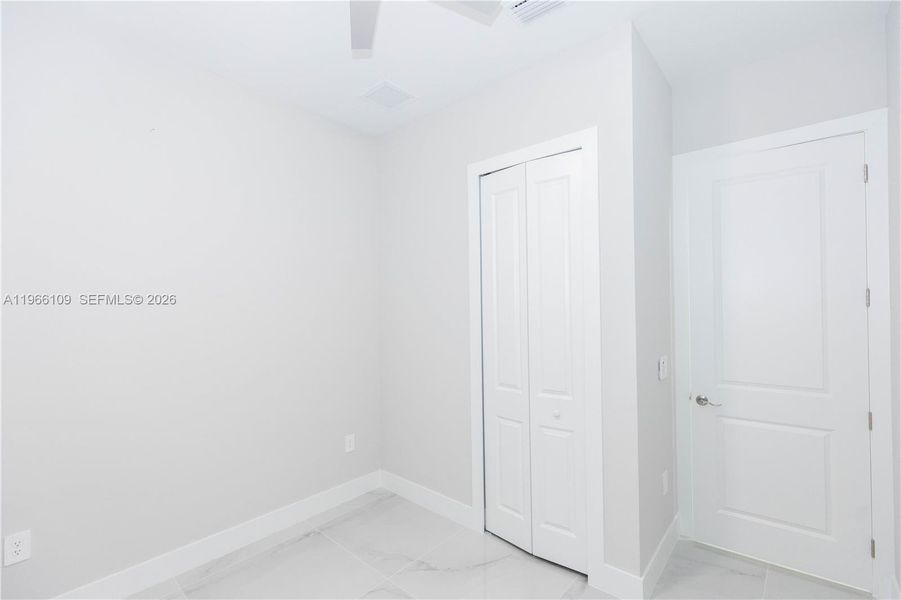 Spacious, unfurnished interior of a new home in , Lehigh Acres (Image 10).
