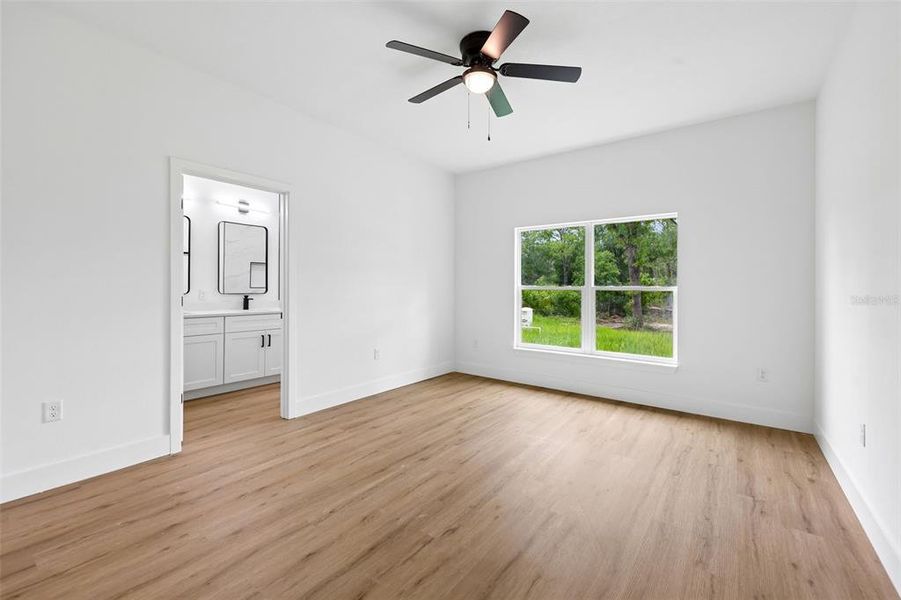 Spacious, unfurnished interior of a new home in , Ocklawaha (Image 12).